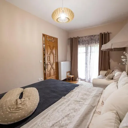 Excellent House דירה טריקלה