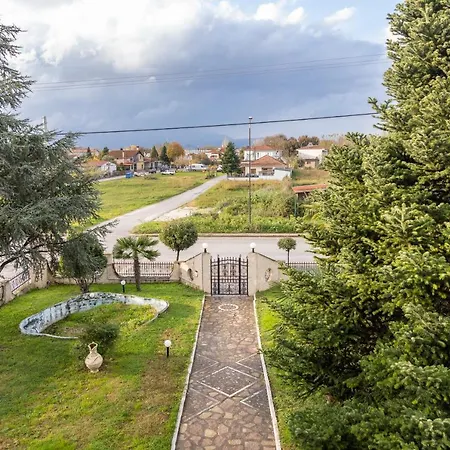 Excellent House דירה *