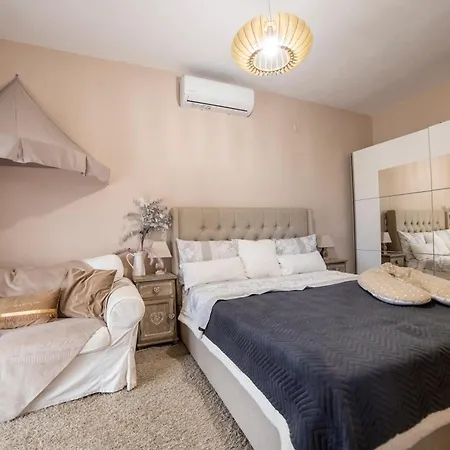 Excellent House * טריקלה